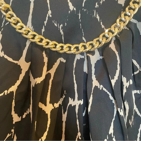 Dana Buchman Women’s Sleeveless Chain Neck Blouse Blk/Beige Silky Feel Large EUC - Picture 4 of 10
